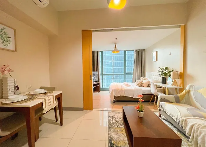 Cozy In Bgc Near Uptown Mall #oursw11d1 * Manila
